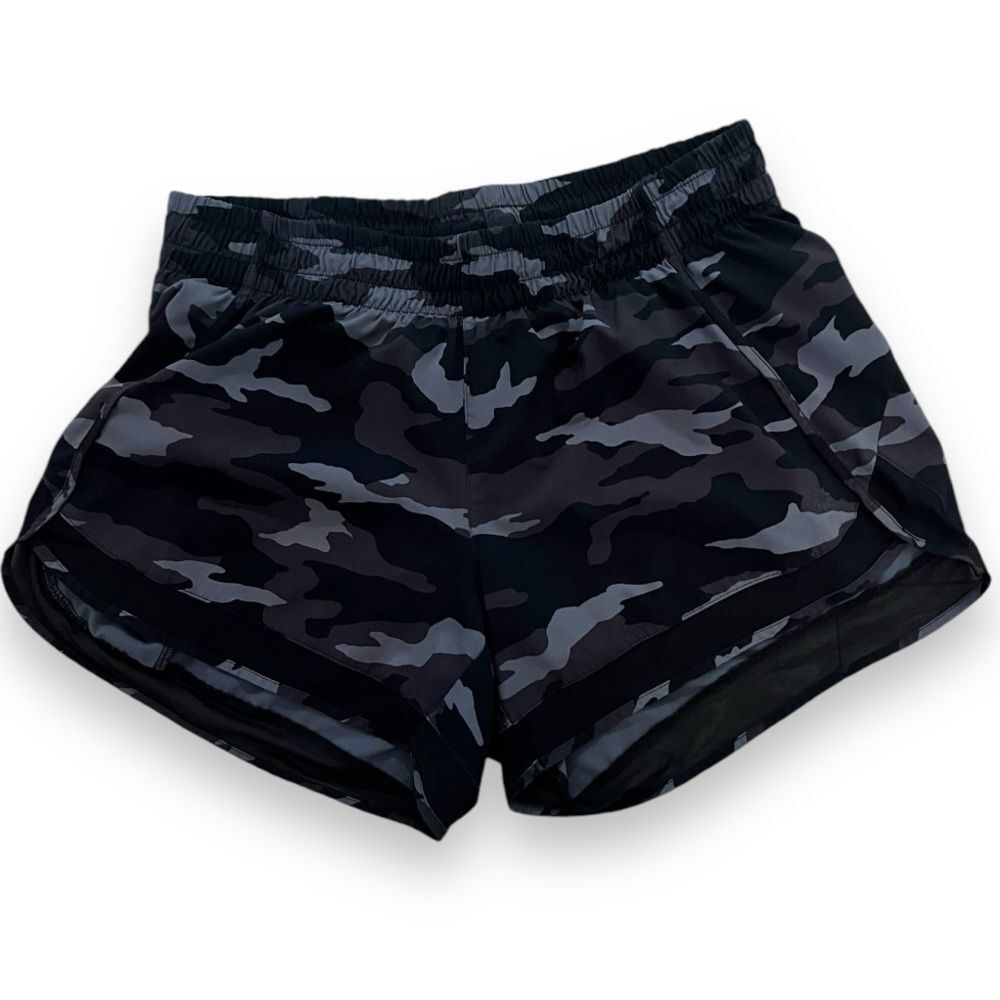 Athleta Printed Mesh Racer Run Short 4" Black Gray Camo Women's Size Medium